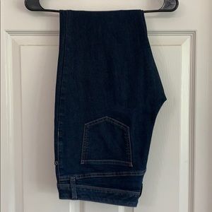 The Limited Skinny 917 Jean
